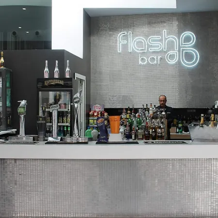 Ξενοδοχείο Flash - Recommended Adults Only 4 Sup Μπένιντορμ