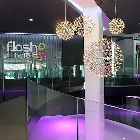 Flash - Recommended Adults Only 4 Sup Szálloda