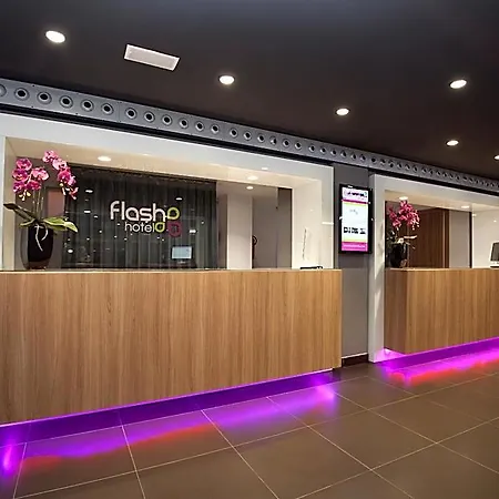 Szálloda Flash - Recommended Adults Only 4 Sup