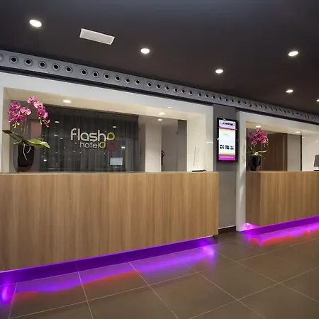 호텔 Flash - Recommended Adults Only 4 Sup 베니돔